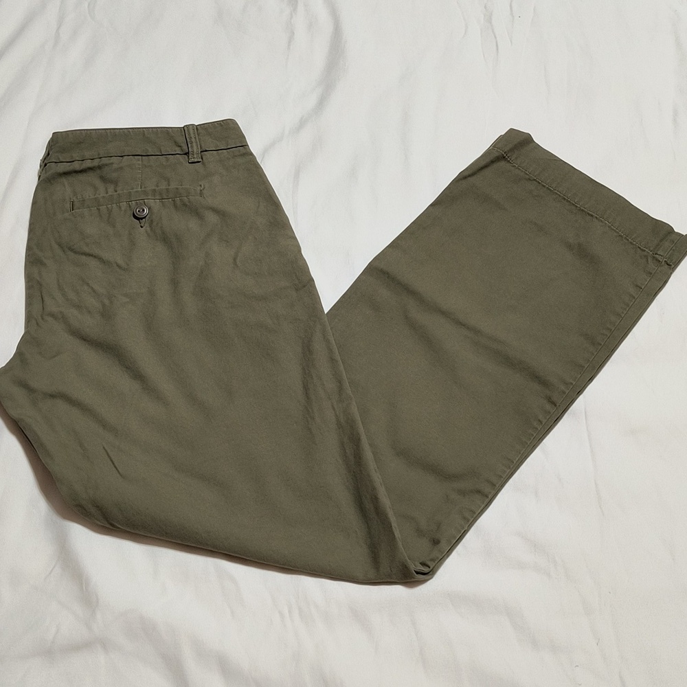 Khakis by GAP Army Green Classic Khaki Pants Size 6